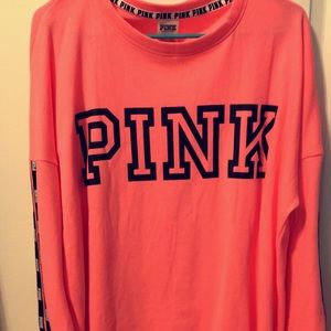 Vs pink pull over